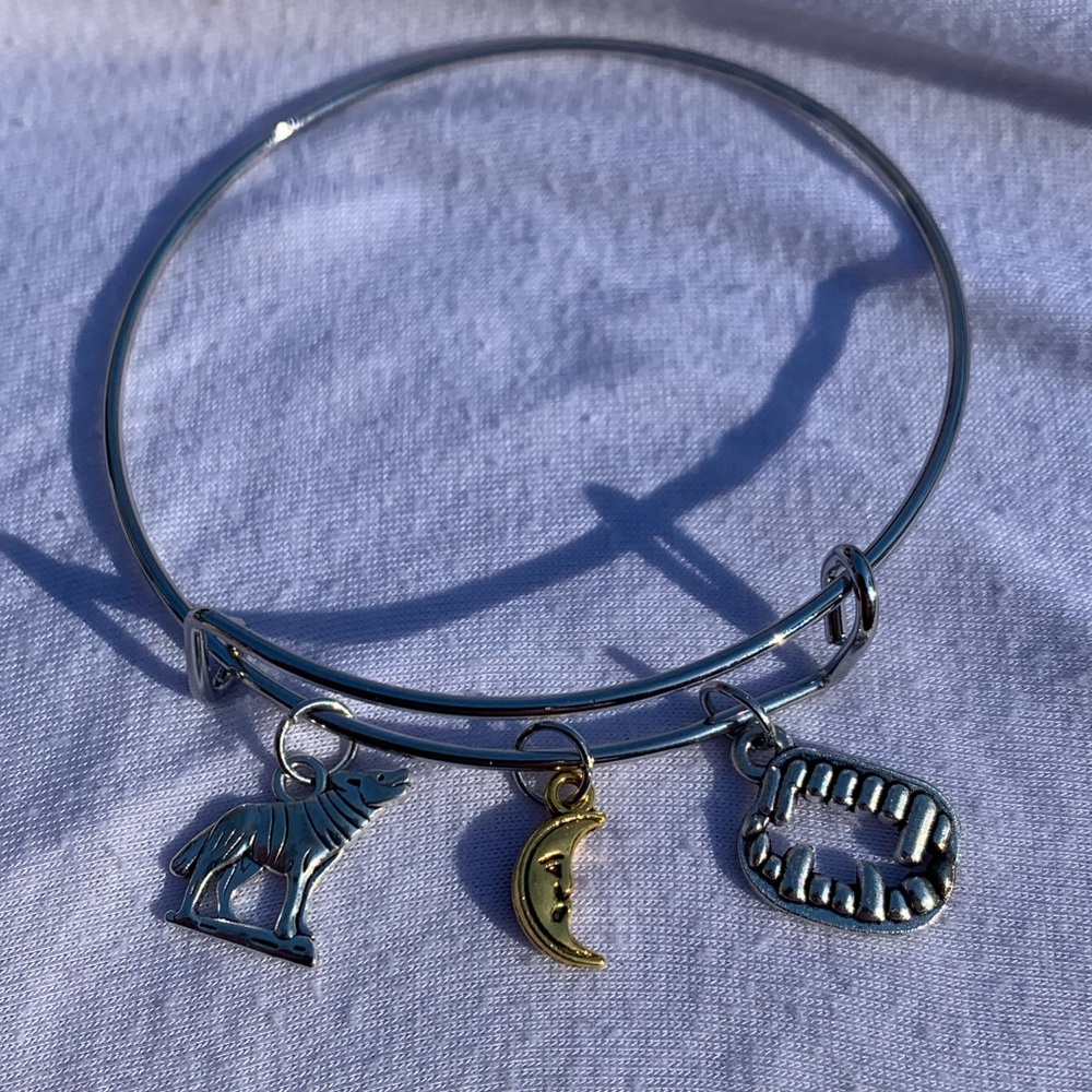 Brand New! Handmade! Adjustable Charm Bangle Bracelet! - Picture 3 of 4